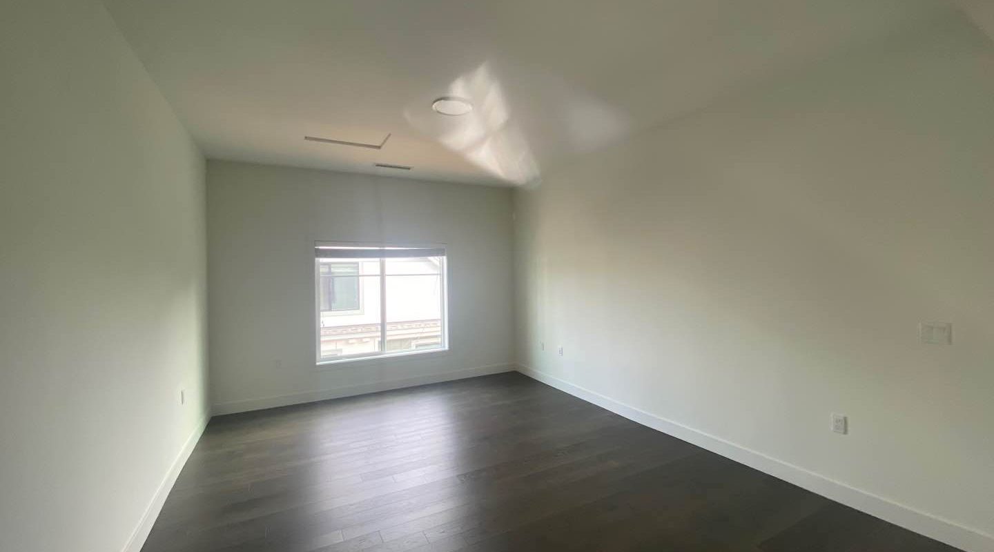 Elegant 5-Bedroom Luxury Townhouse in Richmond with A/C