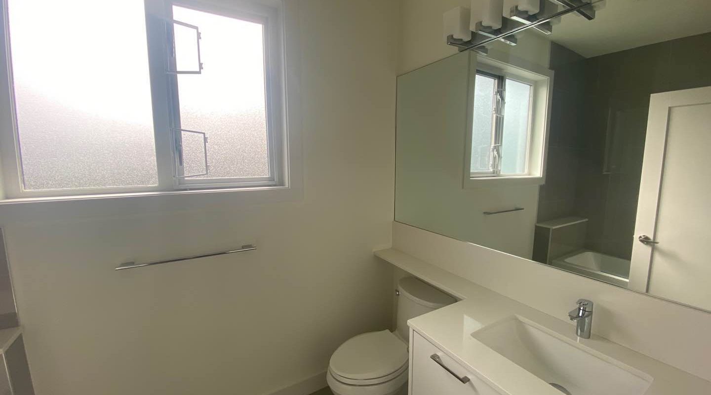 Elegant 5-Bedroom Luxury Townhouse in Richmond with A/C