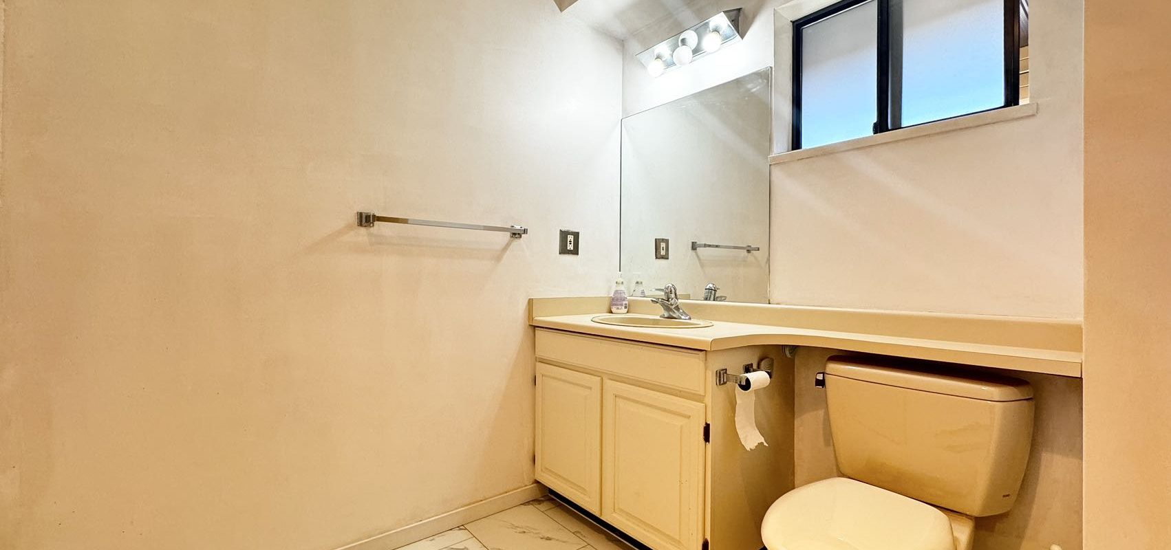 Langara Estates Spacious 3 Bd/2Ba Lake View Apartment For Rent
