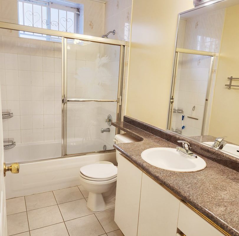 Metrotown Great Location 3 Bed/ 1 Bath Half Basement for Rent