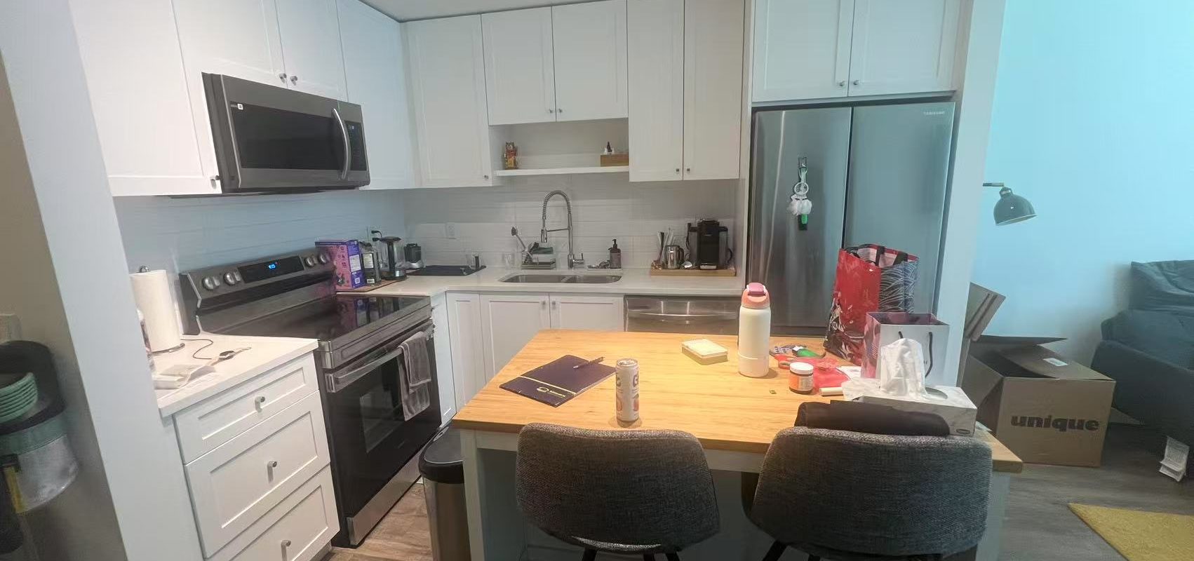Modern Surrey 2-Bedroom Condo in Fleetwood Village with Great Location