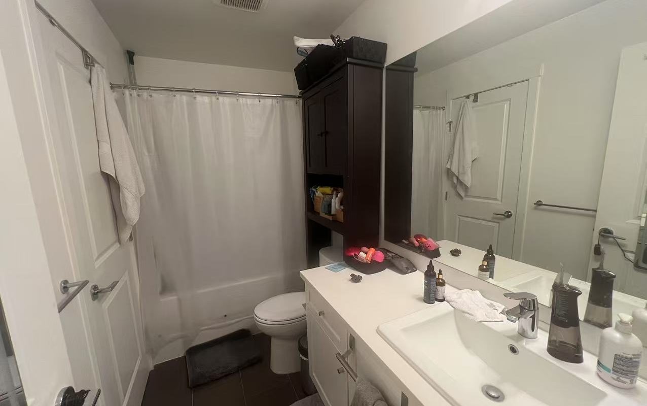 Modern Surrey 2-Bedroom Condo in Fleetwood Village with Great Location