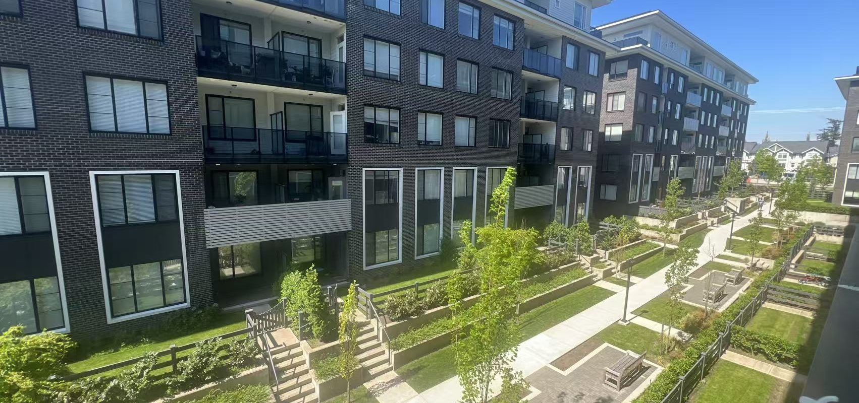 Modern Surrey 2-Bedroom Condo in Fleetwood Village with Great Location
