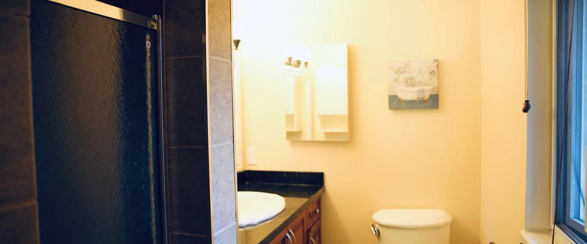 Whytecliff park Upper level single family home for rent