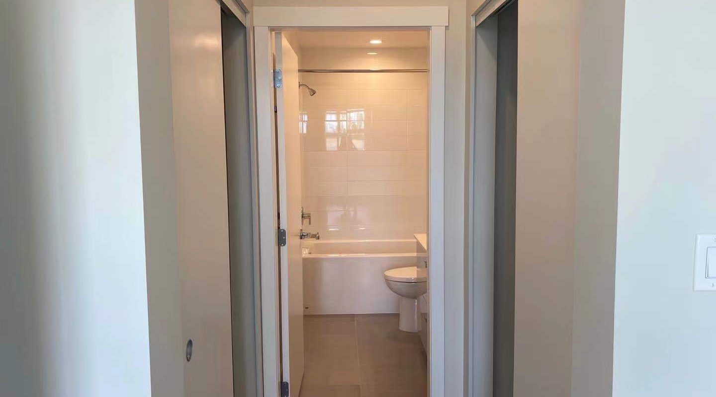 A Well-Designed and Constructed Condo With 1br 1den for Rent