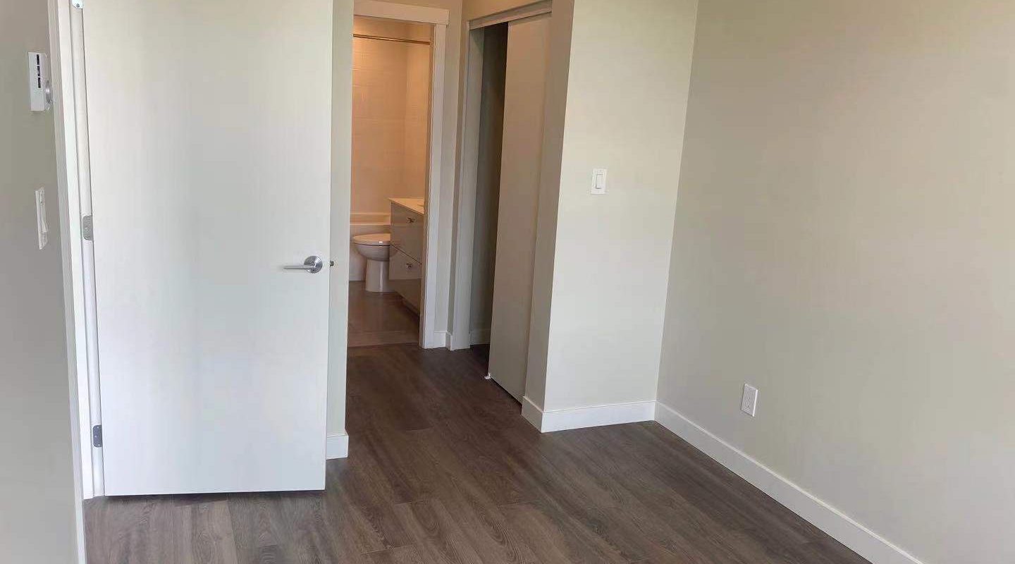 A Well-Designed and Constructed Condo With 1br 1den for Rent