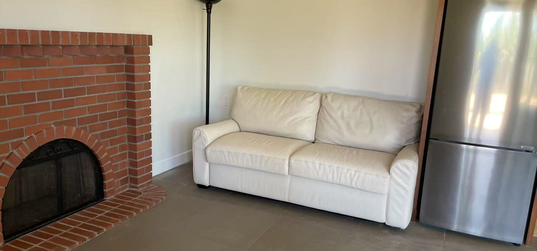 Elegant Home in Dundarave For Rent – Great Schools Nearby!!