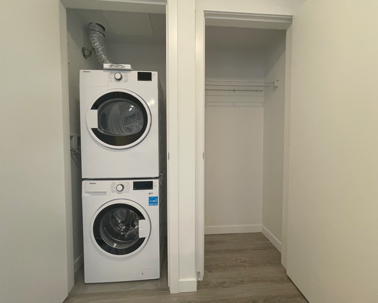 Surrey Central One Central Condo 1br/1ba For Rent