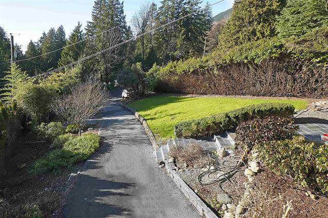 Charming Ocean View in Dundarave/Queens –Prime Location Near Schools