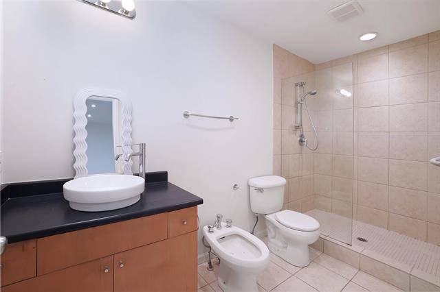 Charming Ocean View in Dundarave/Queens –Prime Location Near Schools