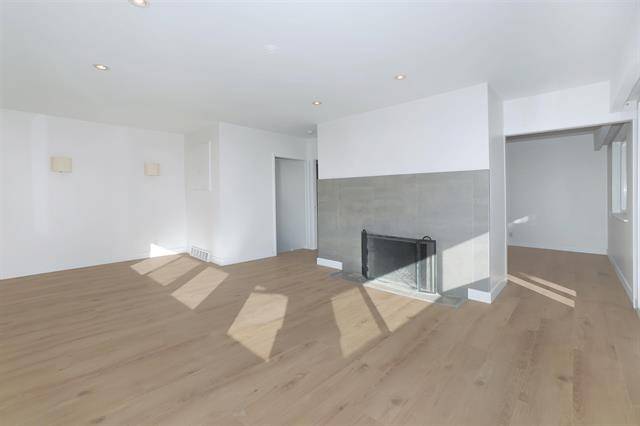 Charming Ocean View in Dundarave/Queens –Prime Location Near Schools