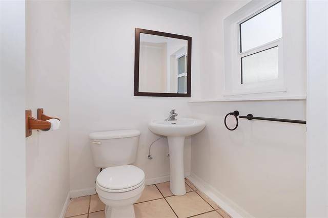 Charming Ocean View in Dundarave/Queens –Prime Location Near Schools