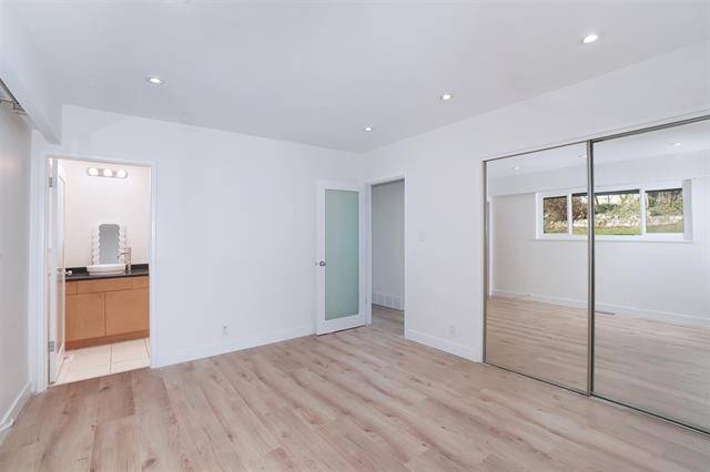 Charming Ocean View in Dundarave/Queens –Prime Location Near Schools