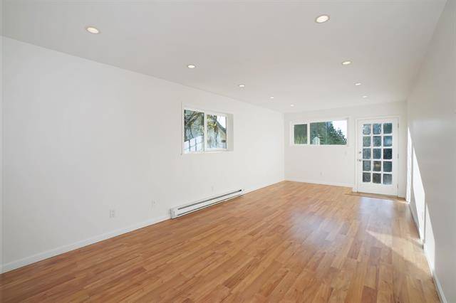 Charming Ocean View in Dundarave/Queens –Prime Location Near Schools