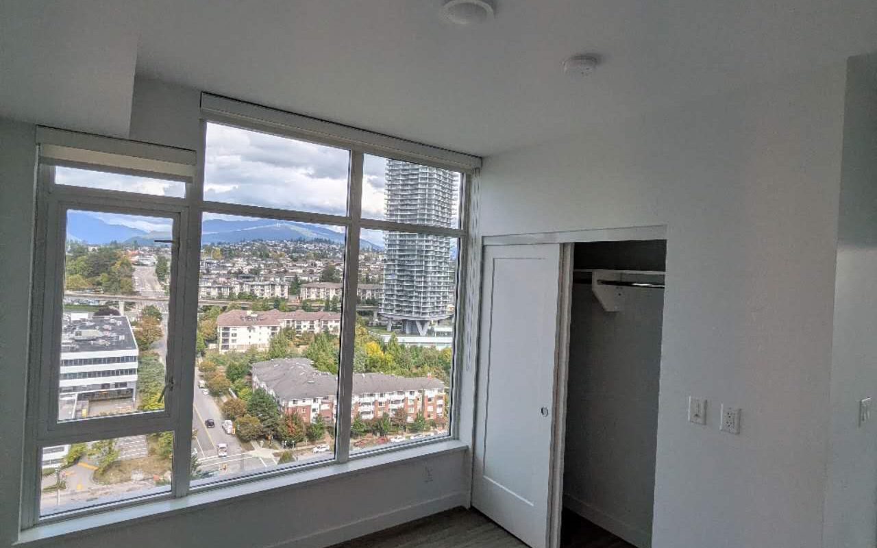 Close to Brentwood Mall Southwest 2br 2ba Highrise Condo with Sunshine