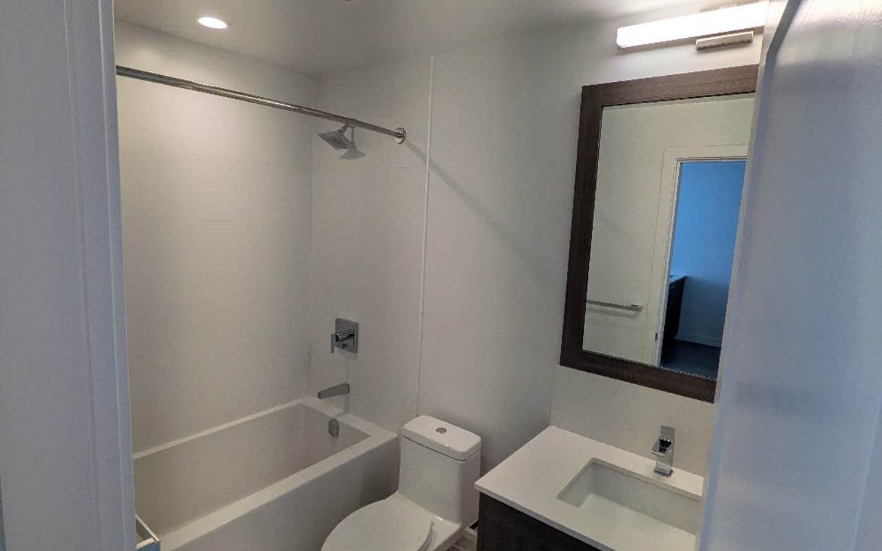 Close to Brentwood Mall Southwest 2br 2ba Highrise Condo with Sunshine