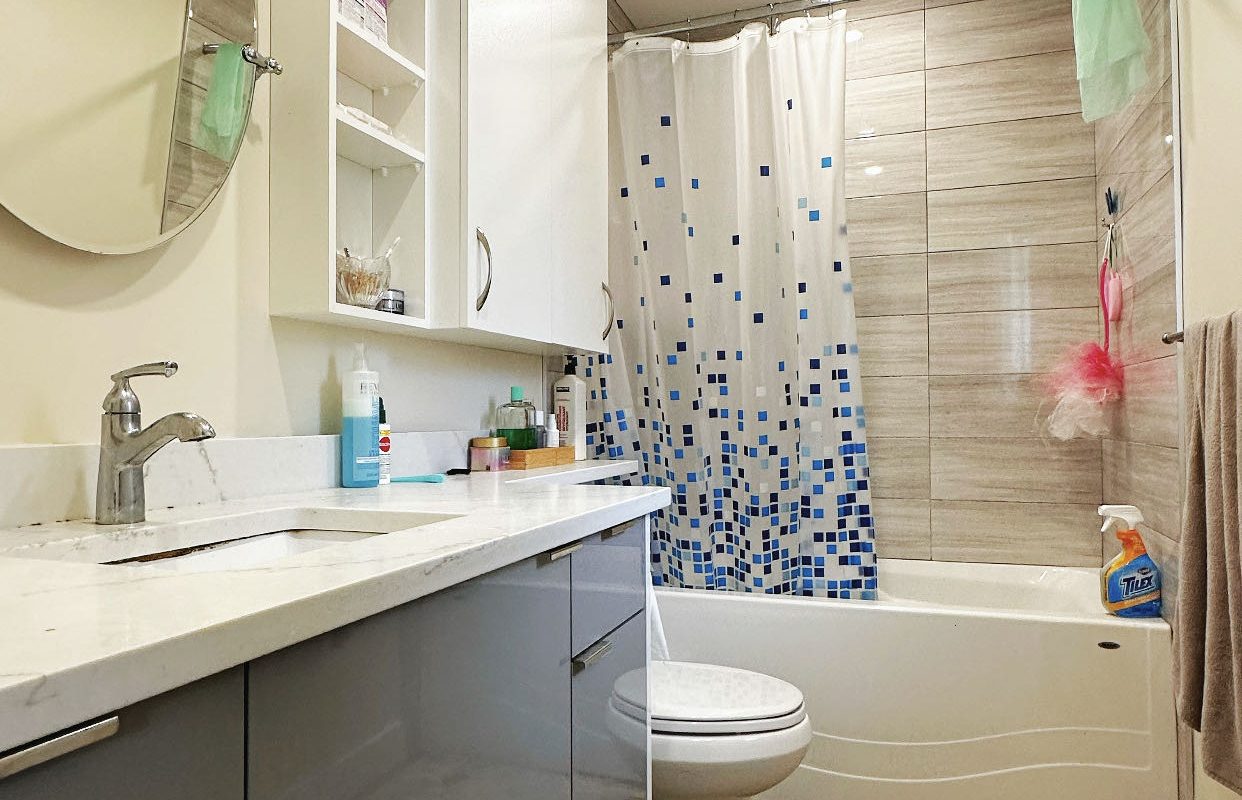 Beautiful Renovated Upper Floor for Rent | South Burnaby (South Burnaby)