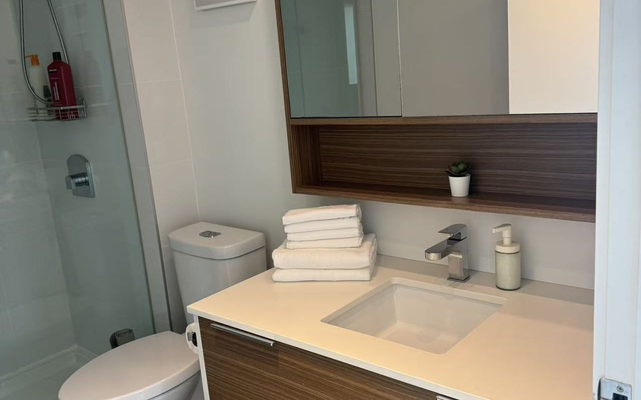 Vancouver False Creek Luxury 2 Bedroom Condo For Rent (False Creel)