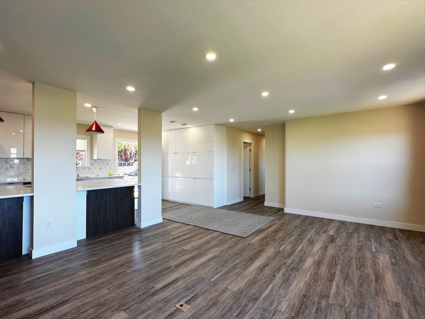 Beautiful Renovated Upper Floor for Rent | South Burnaby (South Burnaby)