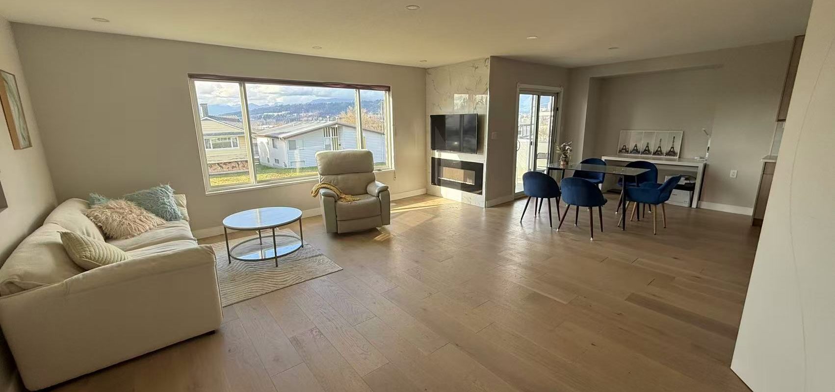 Monroe Avenue | Bright & Modern Home with Mountain Views