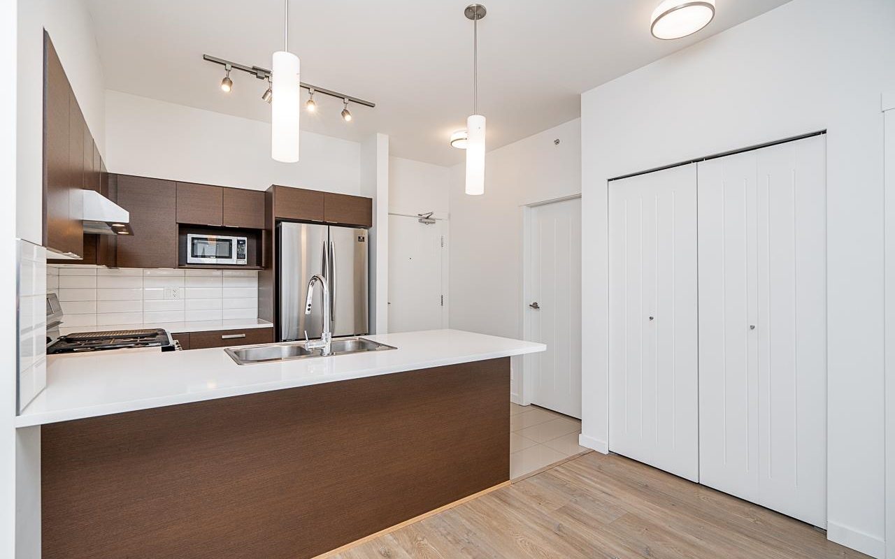 Richmond 1 Bedroom condo with great amenities