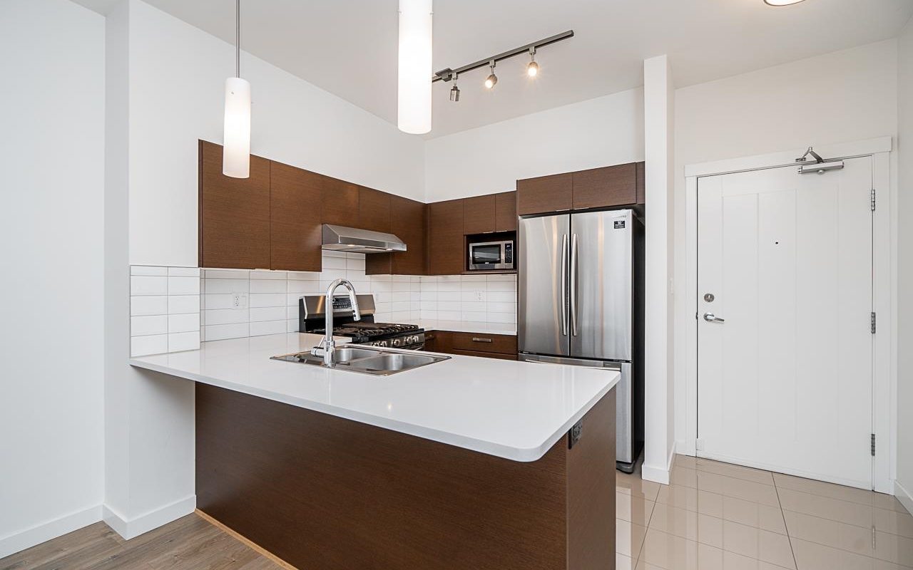 Richmond 1 Bedroom condo with great amenities