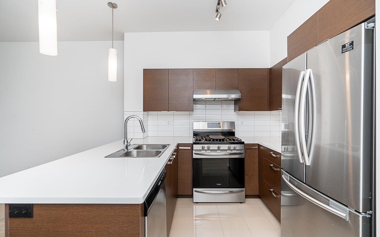 Richmond 1 Bedroom condo with great amenities