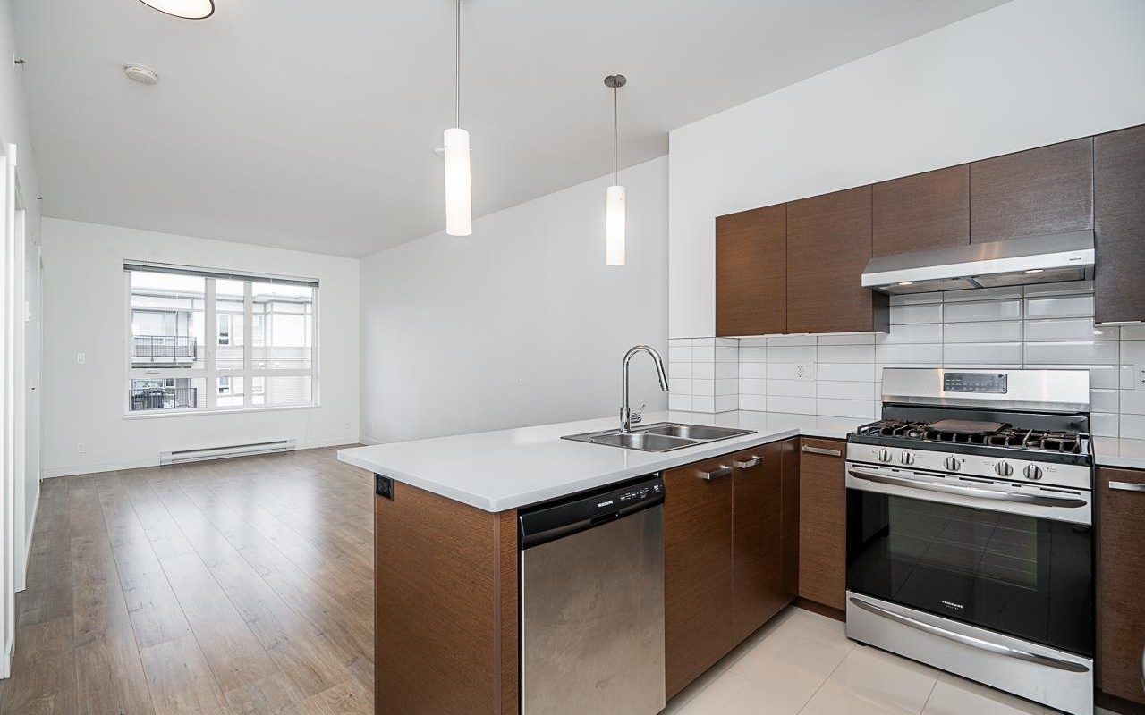 Richmond 1 Bedroom condo with great amenities