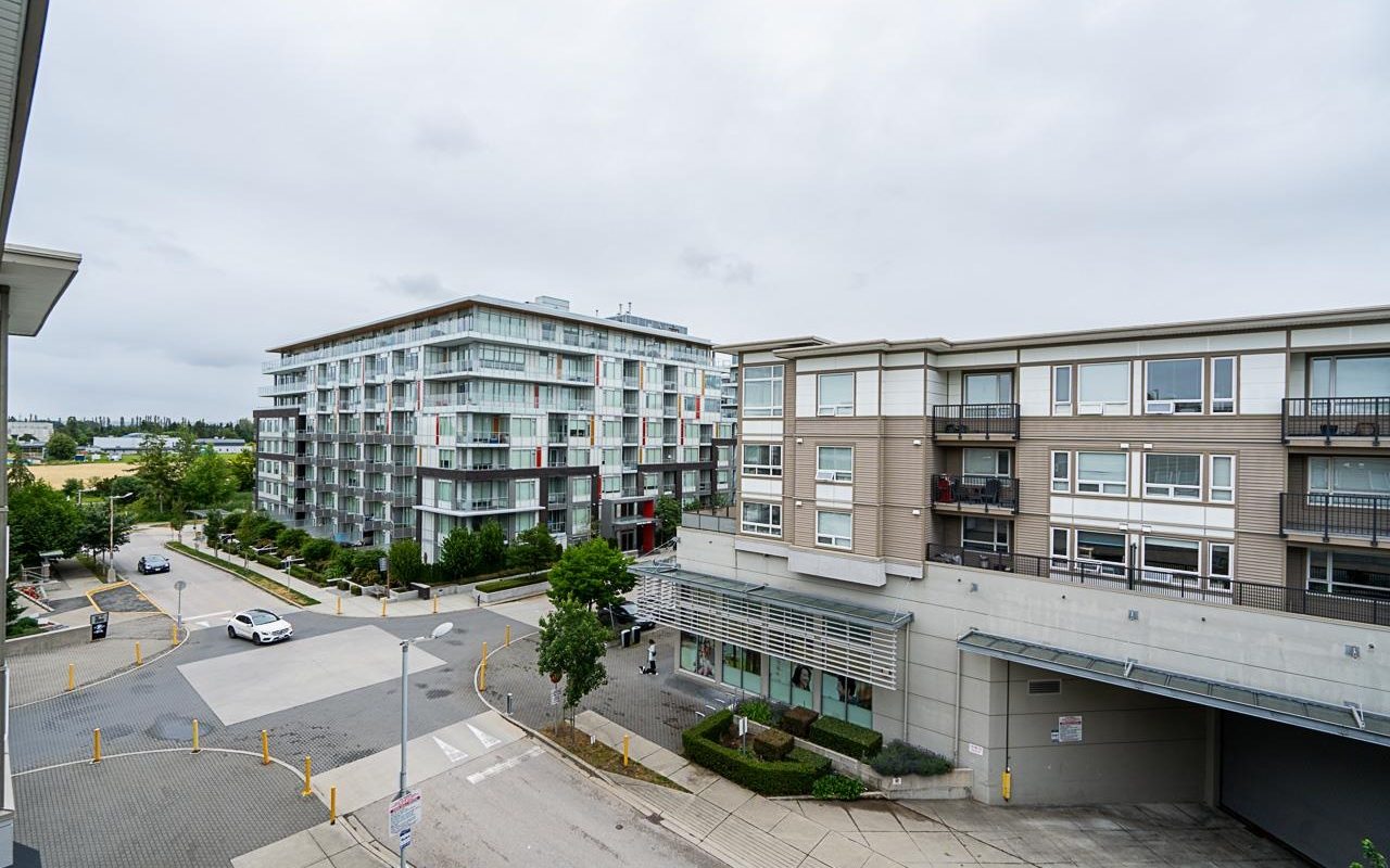 Richmond 1 Bedroom condo with great amenities