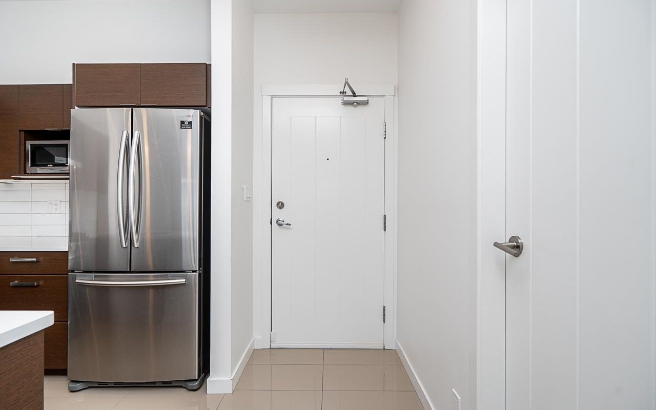 Richmond 1 Bedroom condo with great amenities