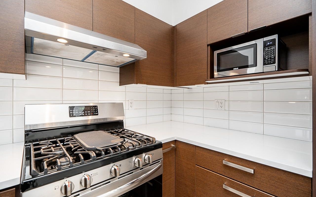 Richmond 1 Bedroom condo with great amenities