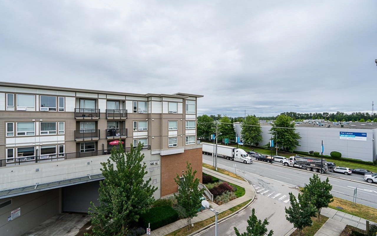 Richmond 1 Bedroom condo with great amenities