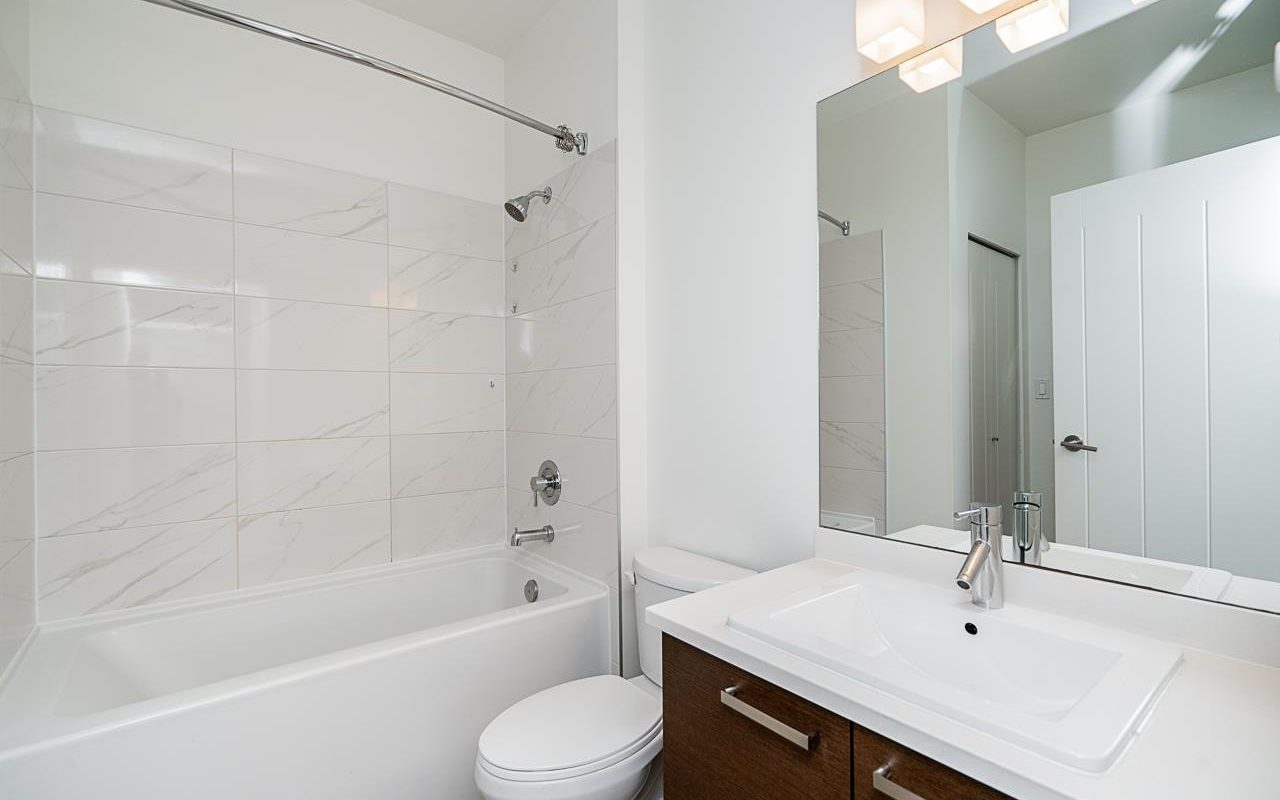 Richmond 1 Bedroom condo with great amenities