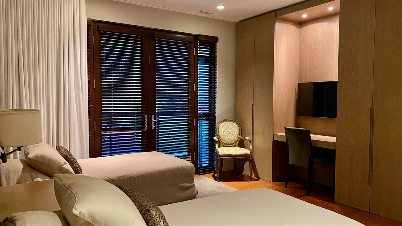 West Vancouver Stunning Ocean View Luxury Home | 5 Bed Ensuites