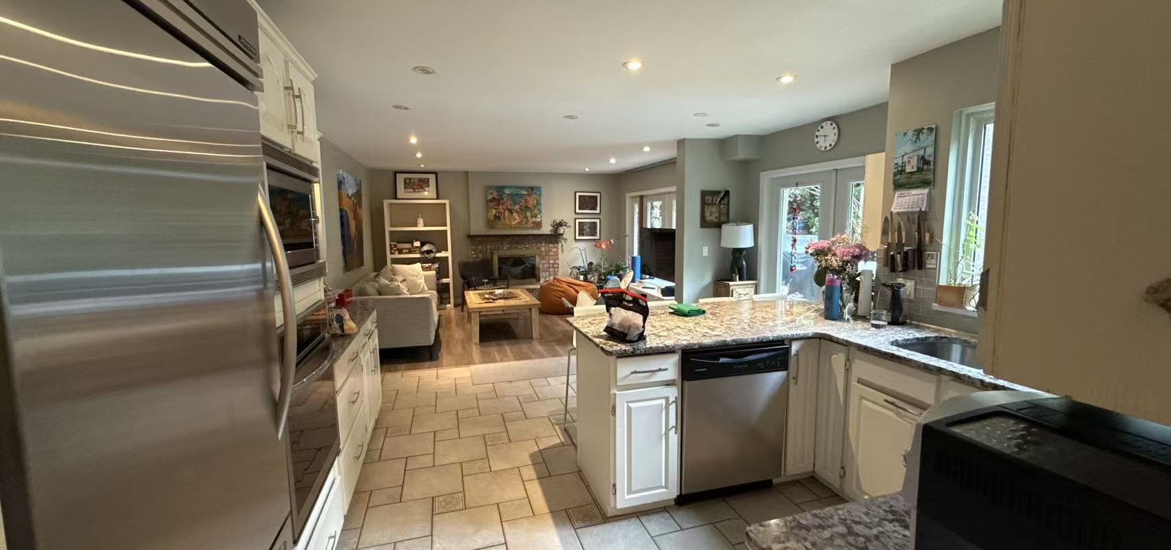 Spacious West Vancouver Caulfield House – 4 Bed | Quiet Location
