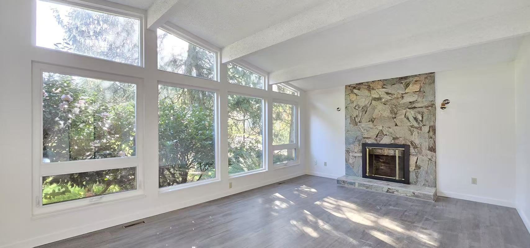 Burnaby Government Road Large 5Bd/3Ba Single Family House