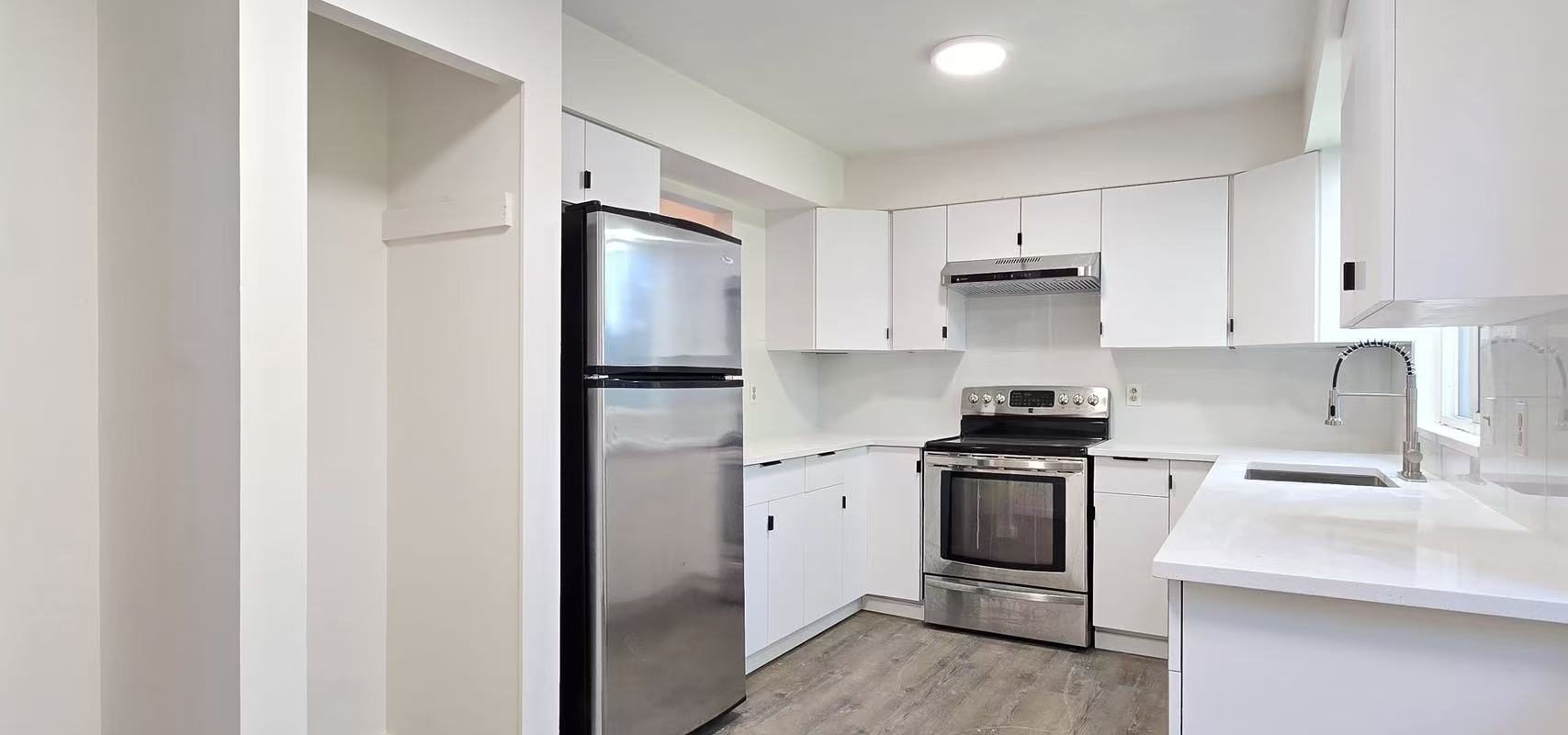 Burnaby Government Road Large 5Bd/3Ba Single Family House