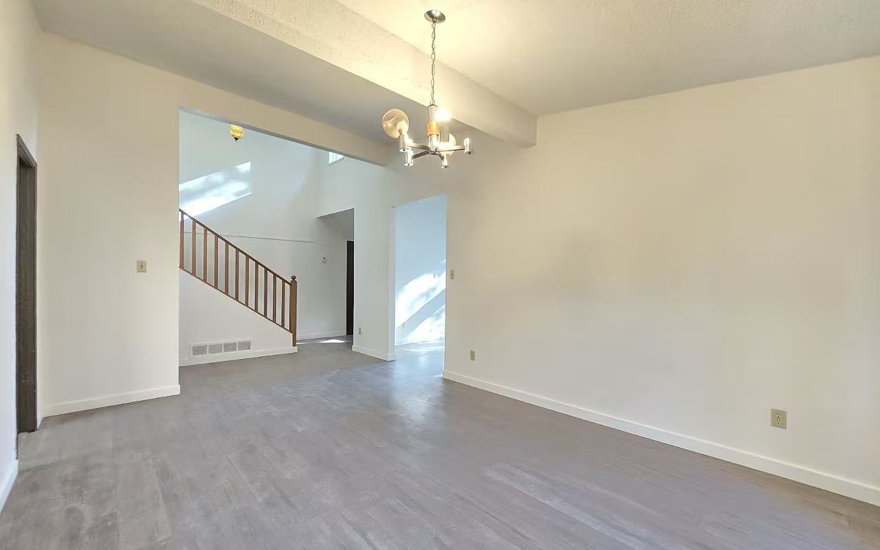 Burnaby Government Road Large 5Bd/3Ba Single Family House