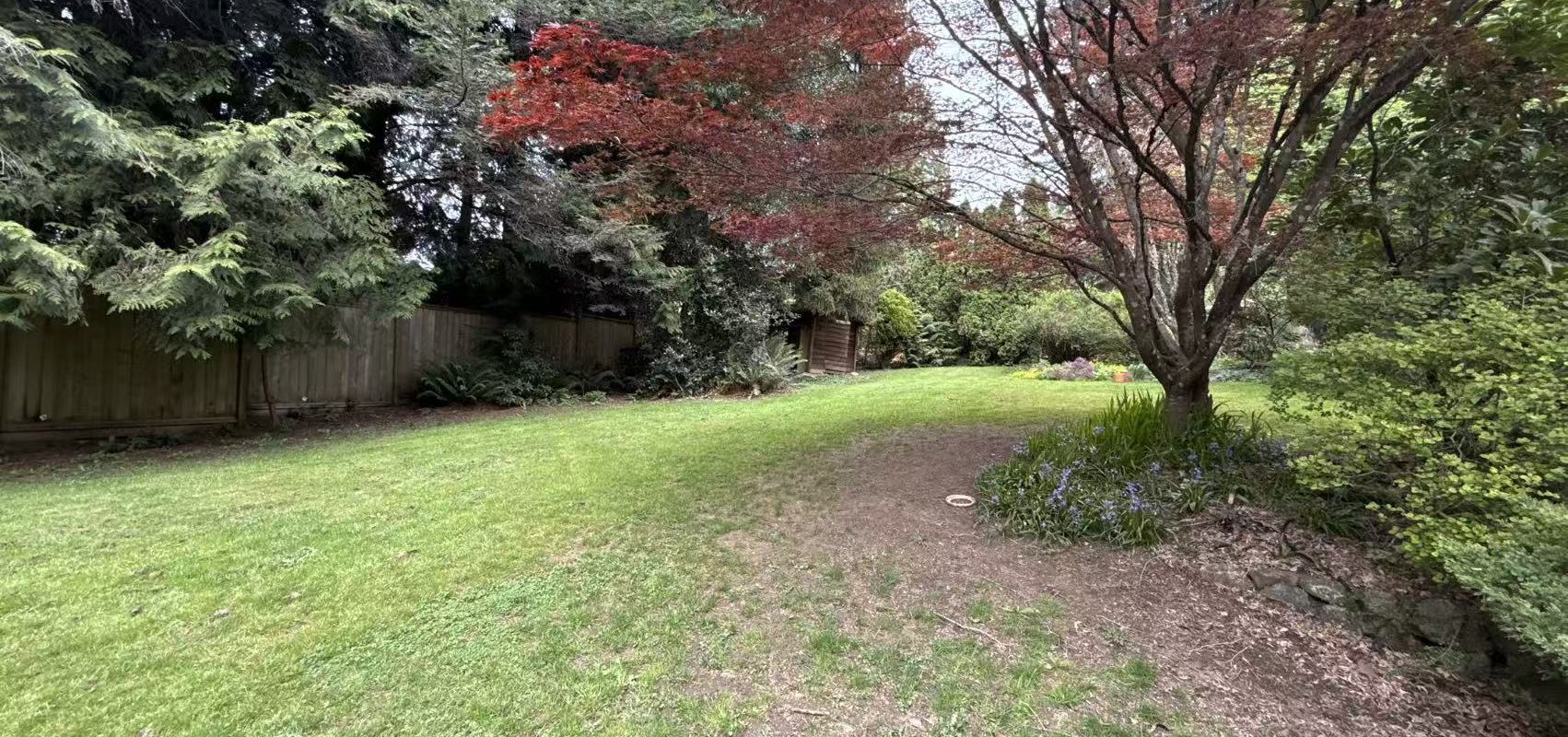 Spacious West Vancouver Caulfield House – 4 Bed | Quiet Location
