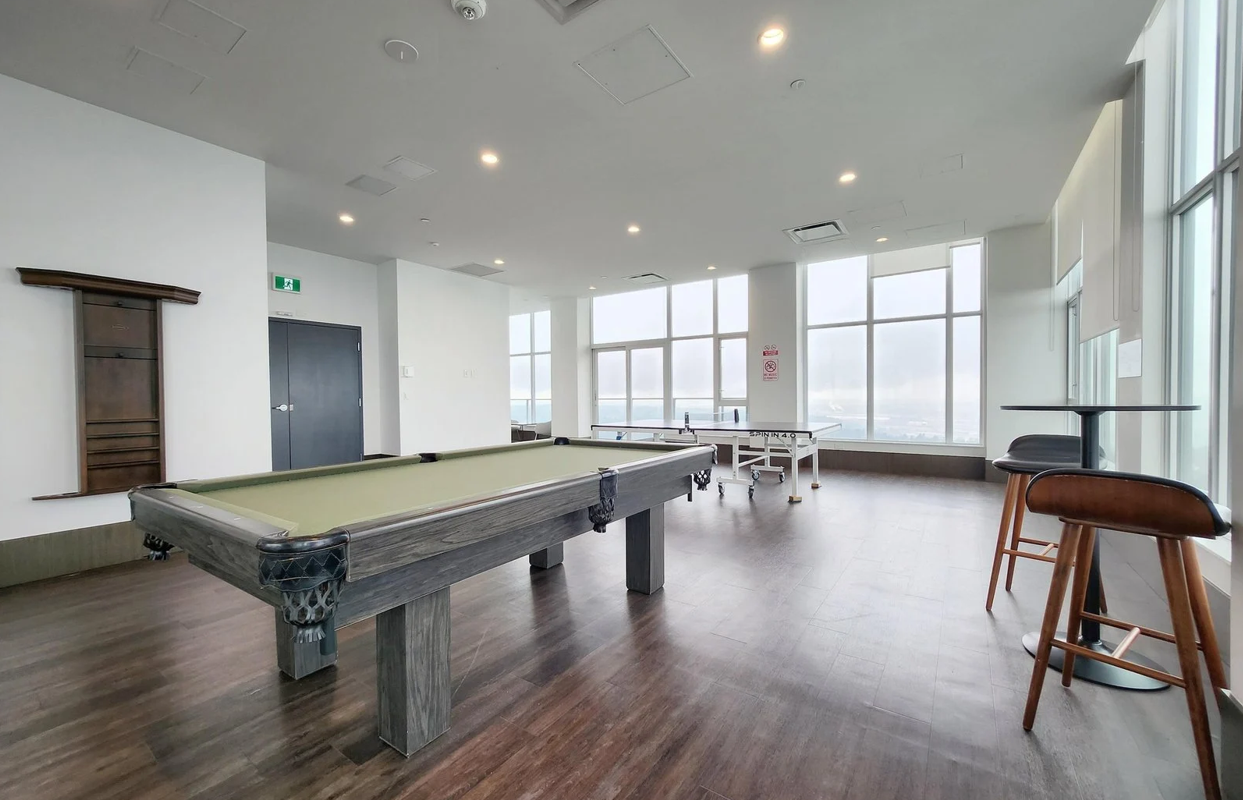 Surrey Central One Central Condo 1br/1ba For Rent