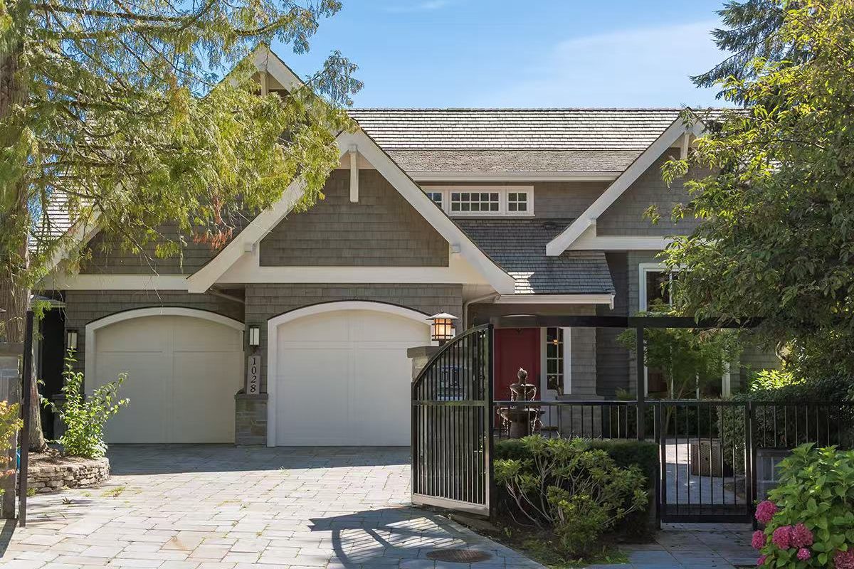 Ultra-Luxury Estate for Rent in British Properties