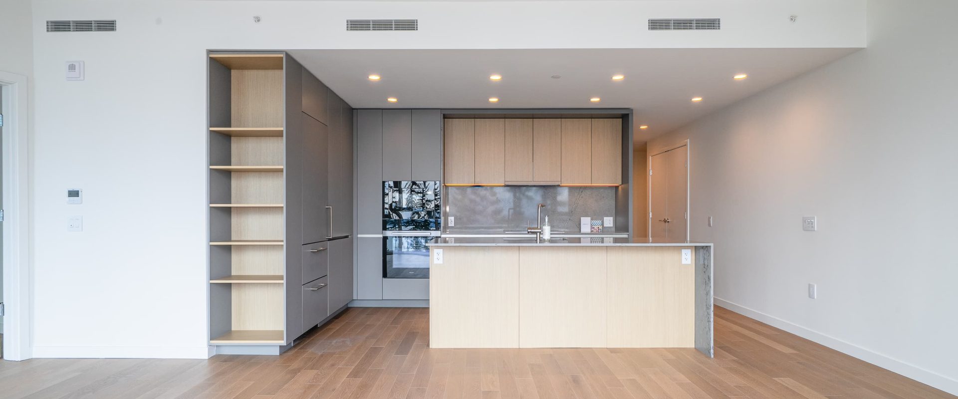 West Van | 2 Bed + 3 Bath | 2 Parking | 1,412 Sq.Ft. Forest and Ocean