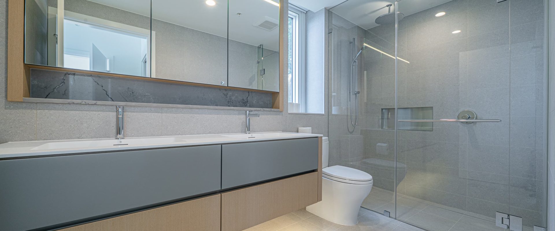 West Van | 2 Bed + 3 Bath | 2 Parking | 1,412 Sq.Ft. Forest and Ocean