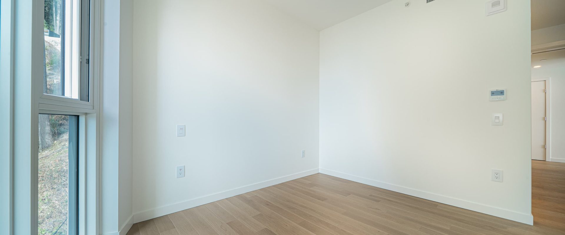 West Van | 2 Bed + 3 Bath | 2 Parking | 1,412 Sq.Ft. Forest and Ocean