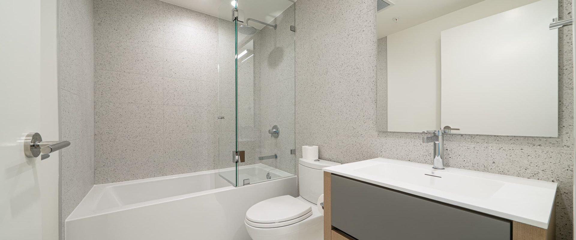 West Van | 2 Bed + 3 Bath | 2 Parking | 1,412 Sq.Ft. Forest and Ocean