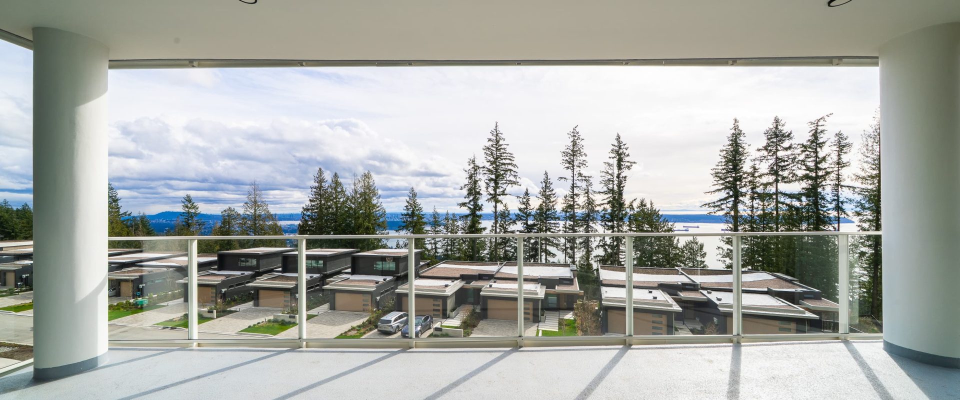West Van | 2 Bed + 3 Bath | 2 Parking | 1,412 Sq.Ft. Forest and Ocean