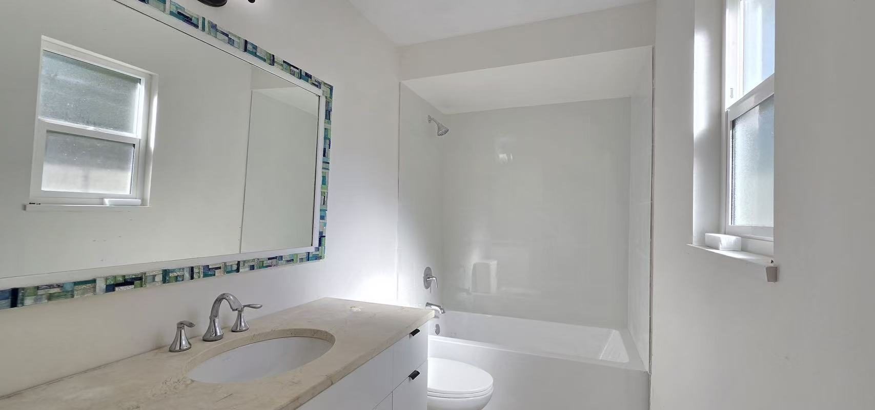 Burnaby Government Road Large 5Bd/3Ba Single Family House