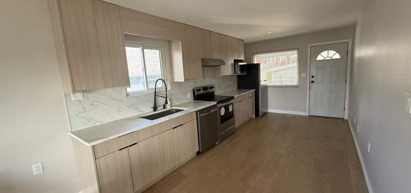 Monroe Avenue | Bright & Modern Home with Mountain Views