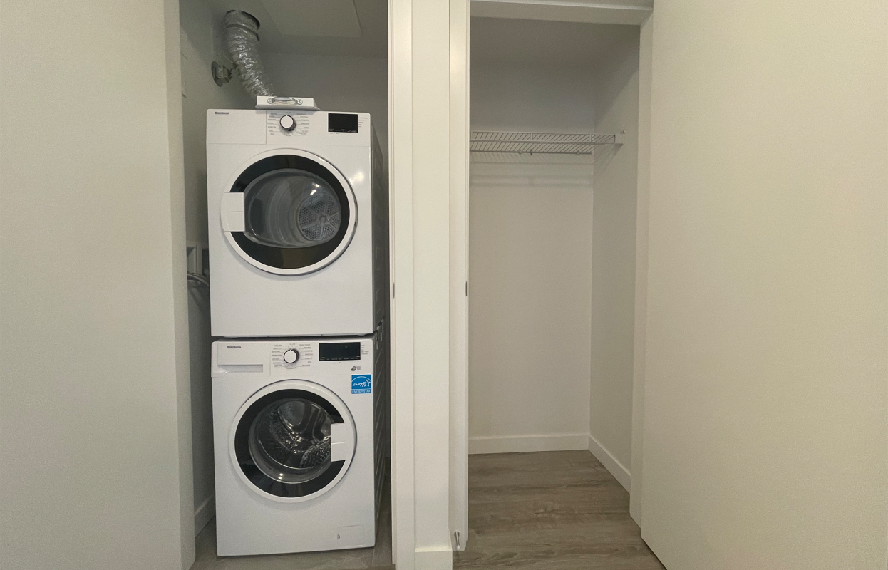 Surrey Central One Central Condo 1br/1ba For Rent