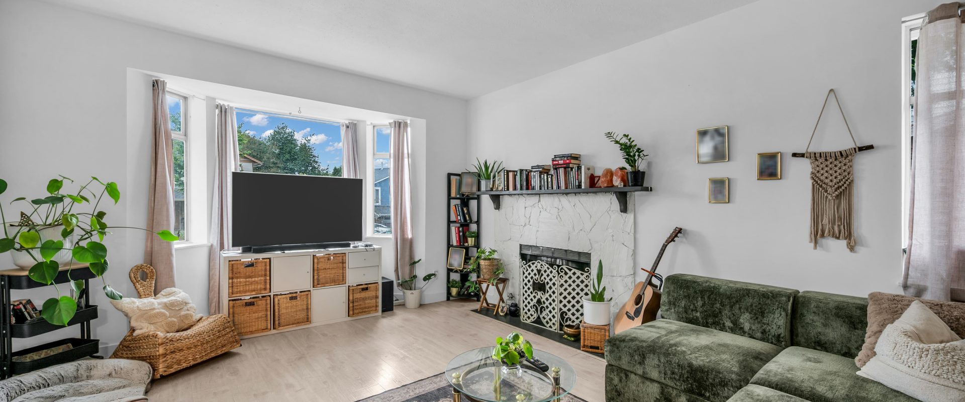 Relaxed Lifestyle in Quiet Maple Ridge Neighborhood